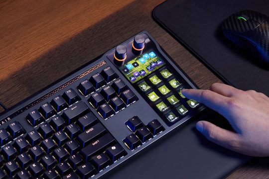 Bàn phím cơ Corsair Galleon 100 SD tích hợp Stream Deck và màn hình phụ giá 350 USD