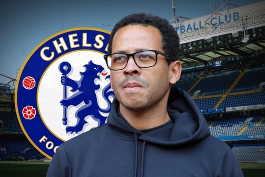 Tân HLV Chelsea Liam Rosenior bị trừ điểm bằng lái và phạt nặng ngay khi nhậm chức