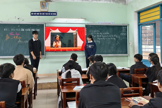 Dạy học Ngữ văn trong thời công nghệ số