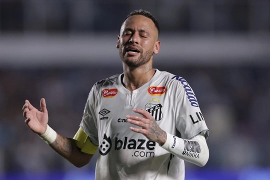 Neymar gia hạn với Santos đến 2026, Real Madrid ra giá bán Antonio Rudiger