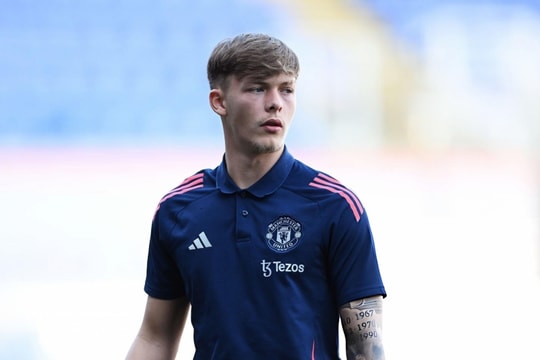 Man Utd chốt thương vụ đầu tiên ngay sau khi sa thải HLV Ruben Amorim