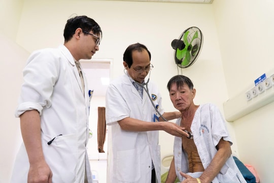 Bệnh viện Đa khoa Trung ương Quảng Nam phẫu thuật thành công ca tắc hoàn toàn động mạch chủ bụng hiếm gặp