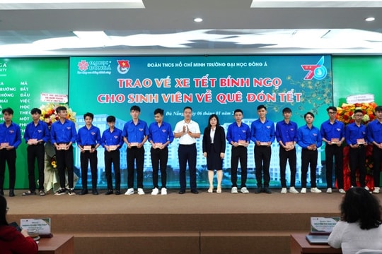 Giúp sinh viên về quê đón Tết