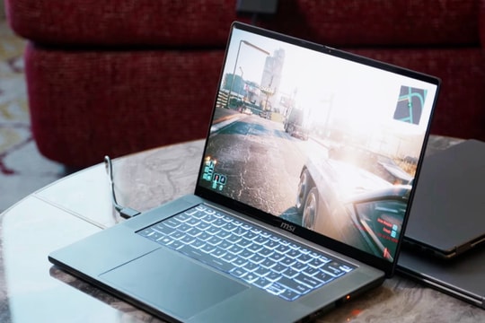 Intel Panther Lake lộ diện sức mạnh: GPU Arc B390 đối đầu trực diện RTX 4050 và Strix Halo