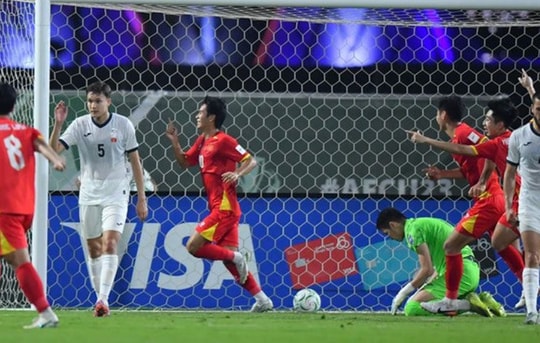 U23 Việt Nam thắng kịch tính U23 Kyrgyzstan 2-1: Bước ngoặt từ những thay đổi của HLV Kim Sang-sik