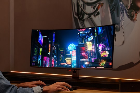 Asus ROG Strix OLED XG34WCDMTG: Màn hình QD-OLED 240Hz tích hợp Android 14 sắp ra mắt