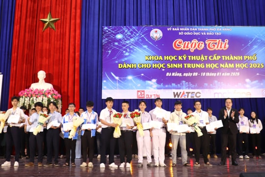 Đà Nẵng trao 218 giải cuộc thi khoa học kỹ thuật học sinh trung học