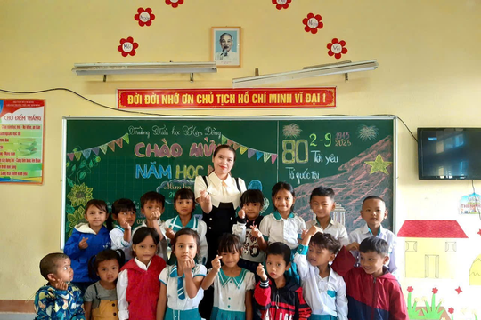 Hành trình gieo chữ của cô giáo trẻ nơi điểm trường Tắk Lũ