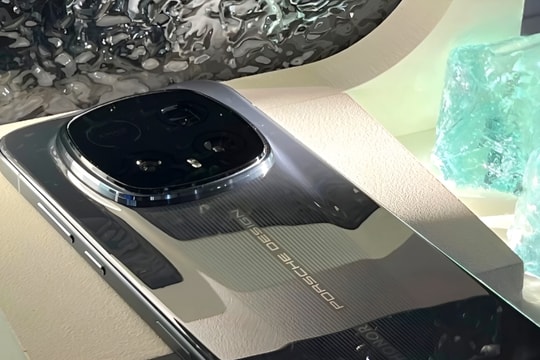 Lộ diện Honor Magic 8 RSR Porsche Design: Siêu phẩm camera sắp cập bến thị trường quốc tế