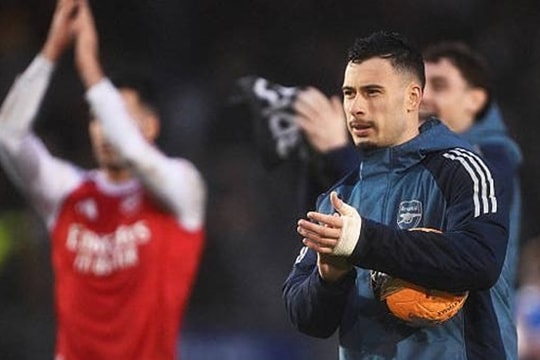 Gabriel Martinelli lập hat-trick đẳng cấp giúp Arsenal ngược dòng hạ Portsmouth 4-1