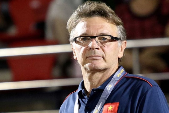 HLV Kim Sang Sik và hành trình gặt hái quả ngọt từ di sản của Philippe Troussier