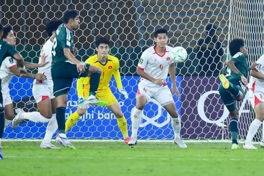 U23 Việt Nam tiễn chủ nhà Saudi Arabia rời giải: HLV Di Biagio ngả mũ trước Trần Trung Kiên