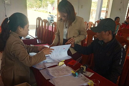 Trà Giáp giải ngân hỗ trợ xóa nhà tạm, nhà dột nát