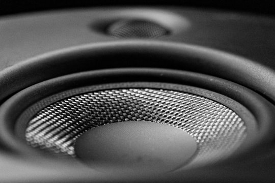 Màng loa là gì? Giải mã cấu tạo và vai trò then chốt quyết định chất lượng âm thanh