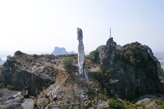 Thanh Hóa: Cận cảnh diện mạo mới của Hòn Vọng Phu sau dự án bảo tồn 17 tỷ đồng