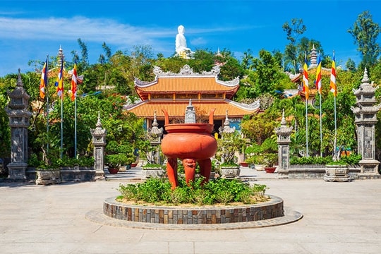 Nha Trang: Khám phá 13 ngôi chùa linh thiêng với kiến trúc và địa thế độc bản