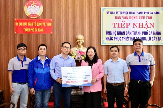 Ủy ban MTTQ Việt Nam thành phố Đà Nẵng tiếp nhận 200 triệu đồng để hỗ trợ khắc phục thiệt hại thiên tai