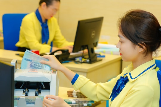 Lãi suất ngân hàng ngày 15/1/2026: Kỳ hạn 6 tháng tăng vọt lên mức trên 8%/năm