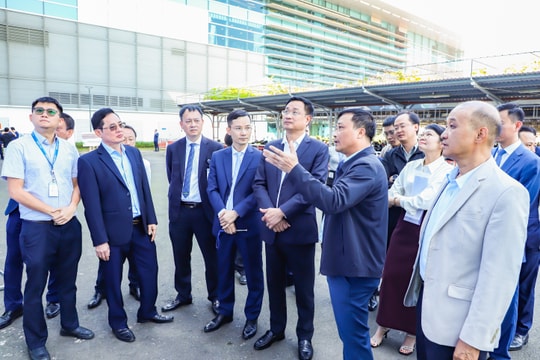 Bí thư Thành ủy Lê Ngọc Quang kiểm tra thực tế dự án mở rộng Nhà ga quốc tế T2