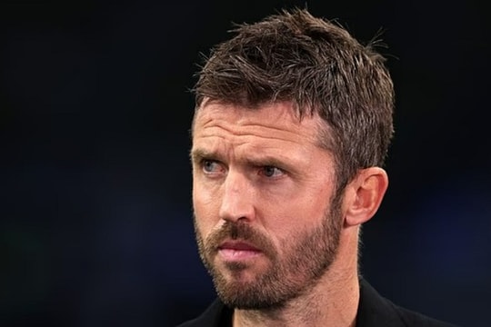 Michael Carrick dẫn dắt Man Utd: Can bản chuyển nhượng và áp lực từ Tottenham