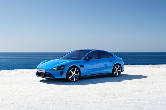 Xiaomi SU7 thế hệ mới: CEO Lei Jun lý giải sức hút của màu Xanh Capri và 6 tùy chọn mâm xe