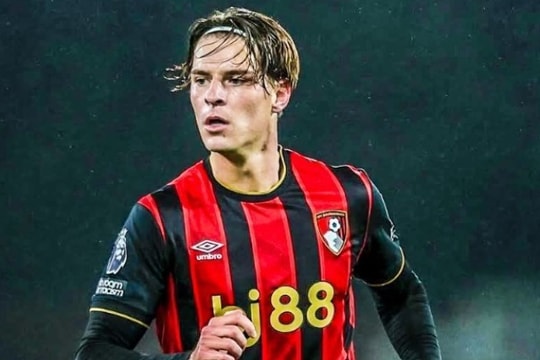 Tin chuyển nhượng 16/1: MU và Man City đại chiến vì Alex Scott, Tottenham săn sát thủ Man City