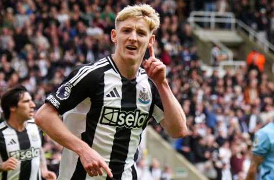 Arsenal cần sự tàn nhẫn: Anthony Gordon là lời giải cho bài toán Gabriel Martinelli