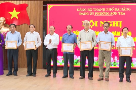 Đảng bộ phường Sơn Trà kết nạp đảng viên mới vượt chỉ tiêu