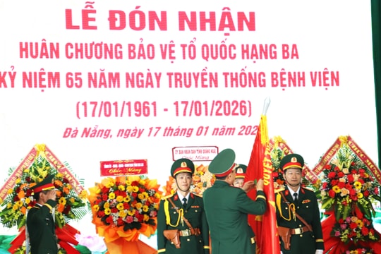 Bệnh viện Quân y 17 đón nhận Huân chương bảo vệ Tổ quốc hạng Ba