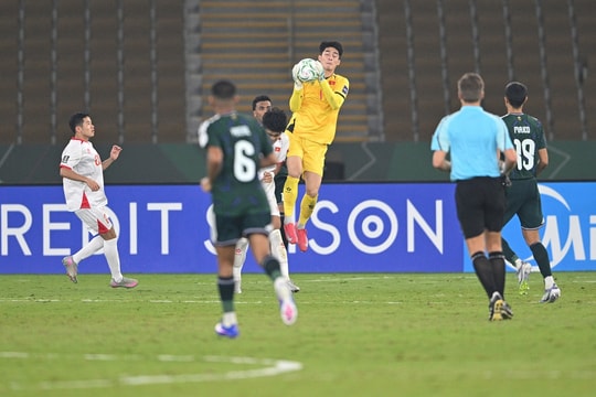 Bầu Đức thưởng nóng 1 tỷ đồng và hứa tặng thêm 2 tỷ nếu U23 Việt Nam vào chung kết