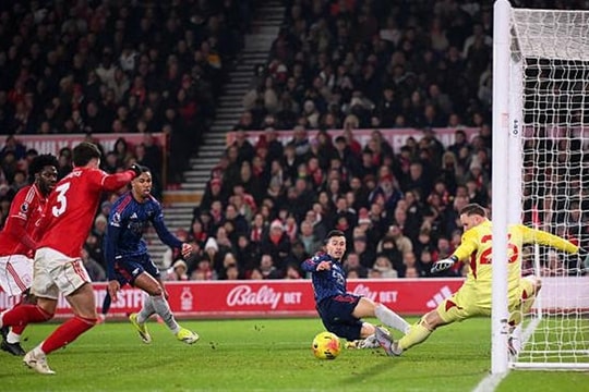 Arsenal bị cầm chân tại City Ground, lỡ cơ hội gia tăng cách biệt 9 điểm với Man City