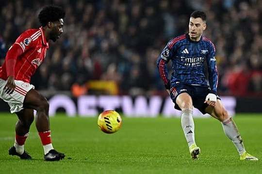 Arsenal sảy chân tại City Ground: Khi ngôi đầu bảng lung lay vì hàng công phung phí