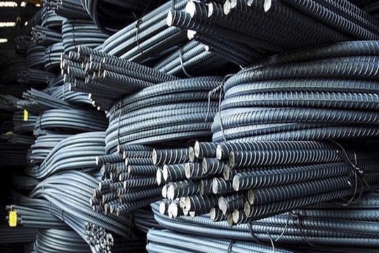 Giá thép hôm nay 18/1: Quặng sắt Singapore giảm mạnh, thép Hòa Phát đi ngang