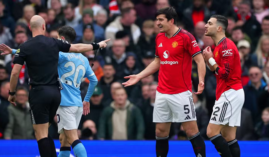 Carrick hồi sinh Manchester United nhưng Diogo Dalot vẫn là mối nguy tiềm ẩn