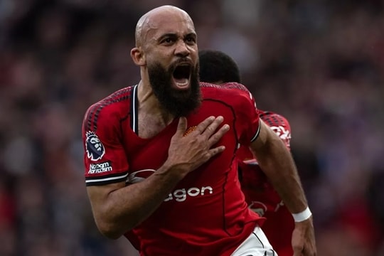 Michael Carrick và nước đi táo bạo giúp Man Utd hạ Man City: Sự khác biệt so với Ruben Amorim