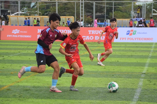 4 đội vào bán kết Giải bóng đá 7 người THPT toàn quốc