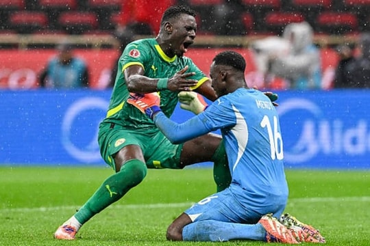 Senegal hạ gục Morocco 1-0 để lên ngôi vô địch: Đêm diễn huyền thoại của Edouard Mendy