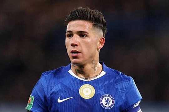 Chelsea sẵn sàng bán Enzo Fernandez cho Real Madrid, MU và Tottenham liên hệ Xavi Hernandez