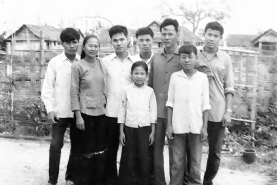 Người đàn bà vượt giới tuyến