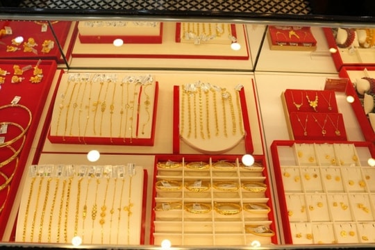 Cập nhật 08:30 sáng 20/01/2026: Giá vàng đồng loạt đi ngang, SJC duy trì mức 165 triệu đồng