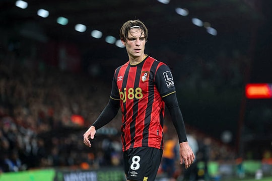 Man City chi 60 triệu euro săn đón Alex Scott: Mảnh ghép đa năng cho Pep Guardiola