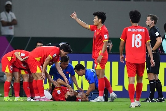 U23 Việt Nam thua trận bán kết: Khi 'pháo đài' Hiểu Minh sụp đổ