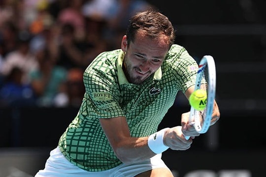 Medvedev ngược dòng bản lĩnh trước Quentin Halys tại vòng 2 Australian Open