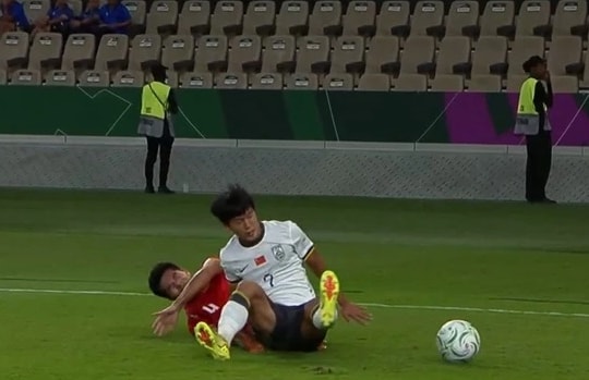 U23 Việt Nam nhận tin dữ: Trung vệ Nguyễn Hiểu Minh đứt dây chằng chéo, nghỉ hết mùa