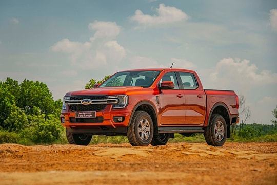 Ford Ranger 2025: Cập nhật giá bán và ưu đãi 100% lệ phí trước bạ tháng 1/2026