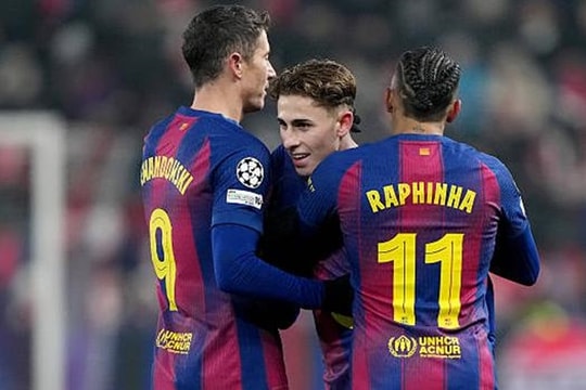 Barcelona hạ gục Slavia Prague 4-2: Sự bùng nổ của Fermin Lopez và bản lĩnh Hansi Flick