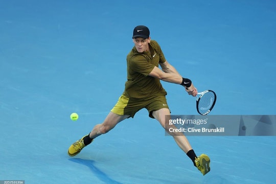 Jannik Sinner thị uy sức mạnh trước James Duckworth tại vòng 2 Australian Open