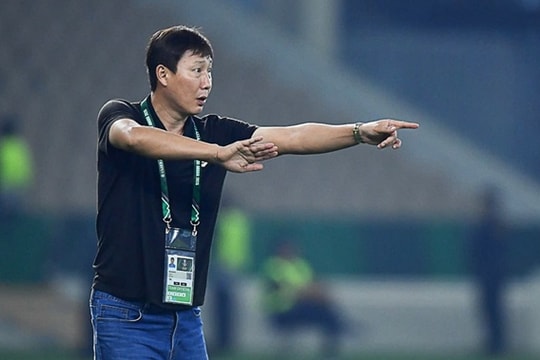 U23 Việt Nam đấu U23 Hàn Quốc: HLV Kim Sang-sik và bài toán hàng thủ chắp vá