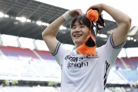 Shin Min-ha: "Kim Min-jae đệ nhị" giá 600.000 euro đối đầu U23 Việt Nam