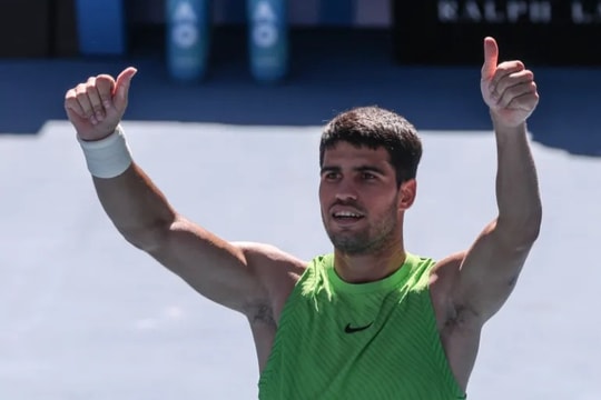 Carlos Alcaraz lập kỷ lục và Sabalenka thị uy sức mạnh tại Australian Open 2026